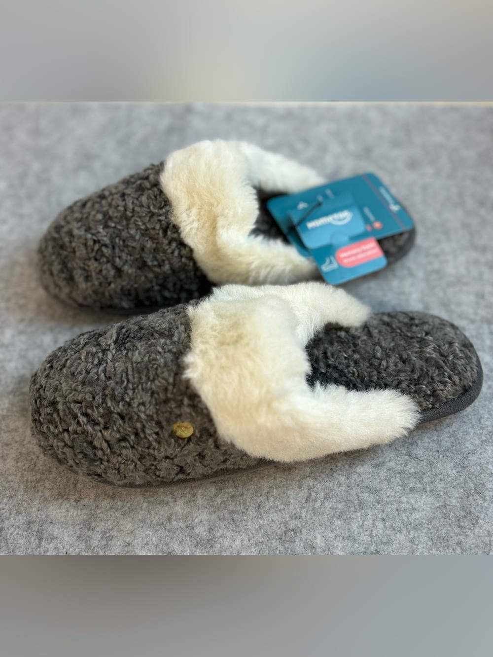 New Hometop Women's Gray Fuzzy Slippers with Ivory Trim / Side 9/10